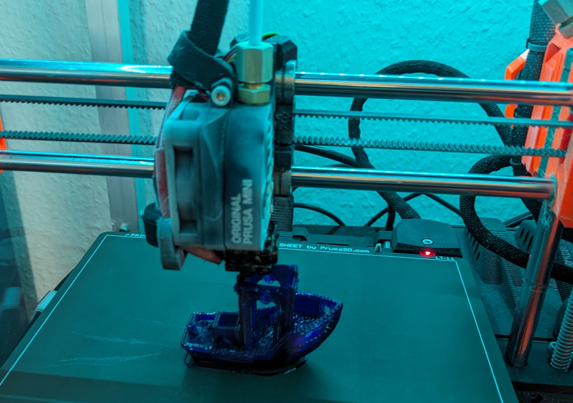 3D Drucker bei der arbeit